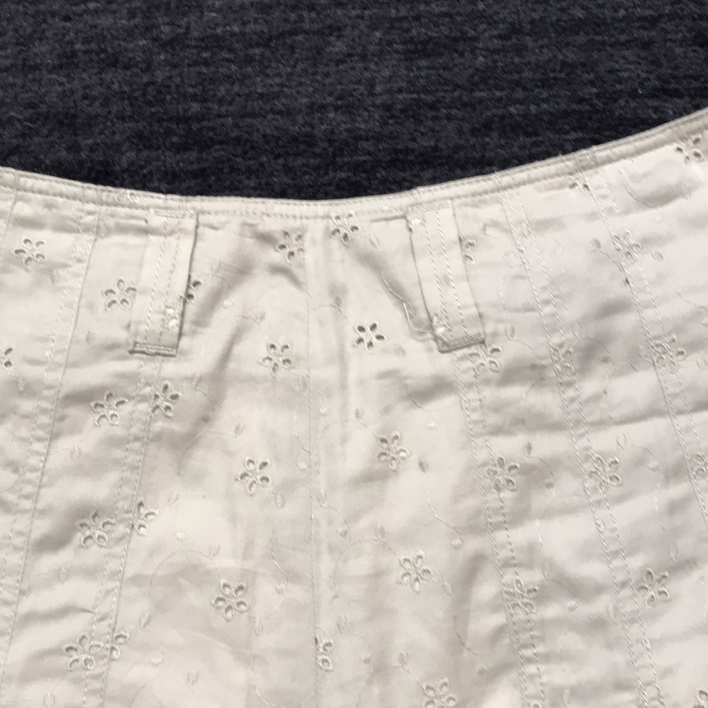 Burberry Pleated Eyelet Skirt - Picture 3 of 6
